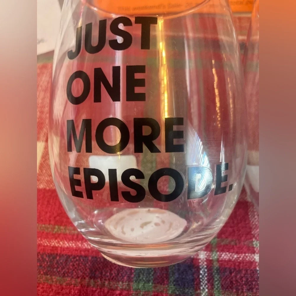 Set of 2 Clear Stemless Wine Glasses that say one more episode. Brand new 🍷